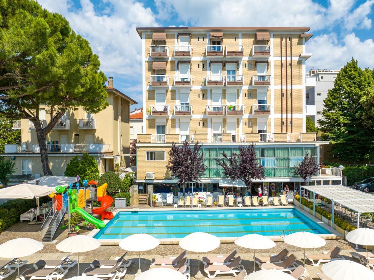 רימיני Lotus Hotel All Inclusive & Spiaggia מראה חיצוני תמונה