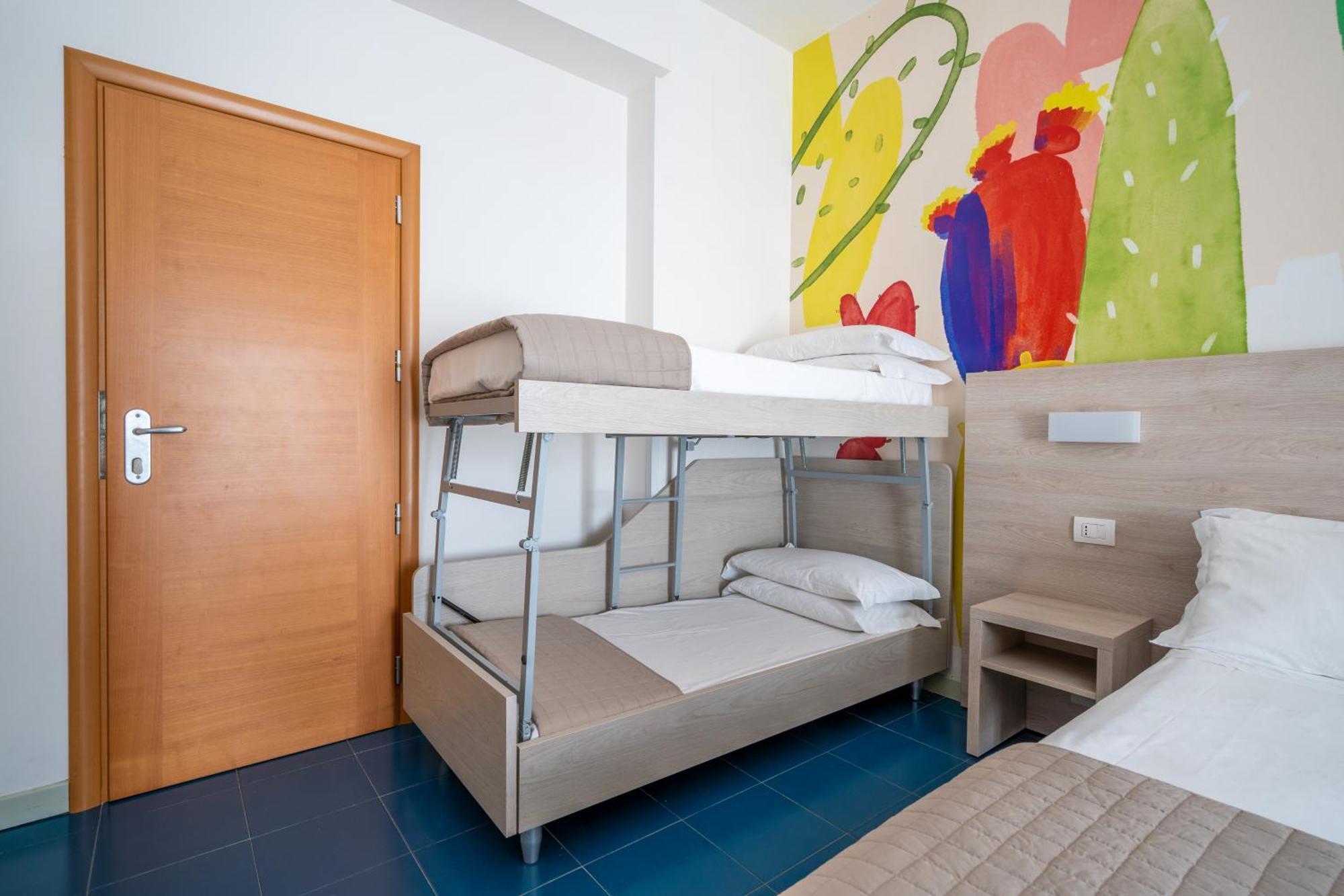 רימיני Lotus Hotel All Inclusive & Spiaggia מראה חיצוני תמונה