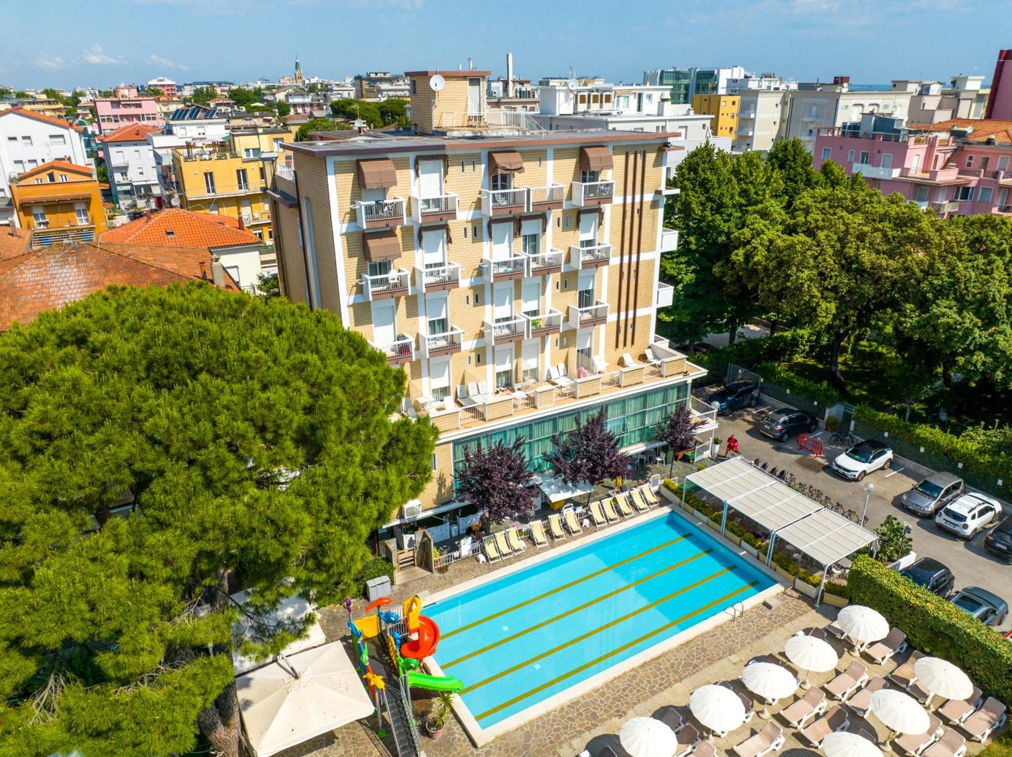 רימיני Lotus Hotel All Inclusive & Spiaggia מראה חיצוני תמונה