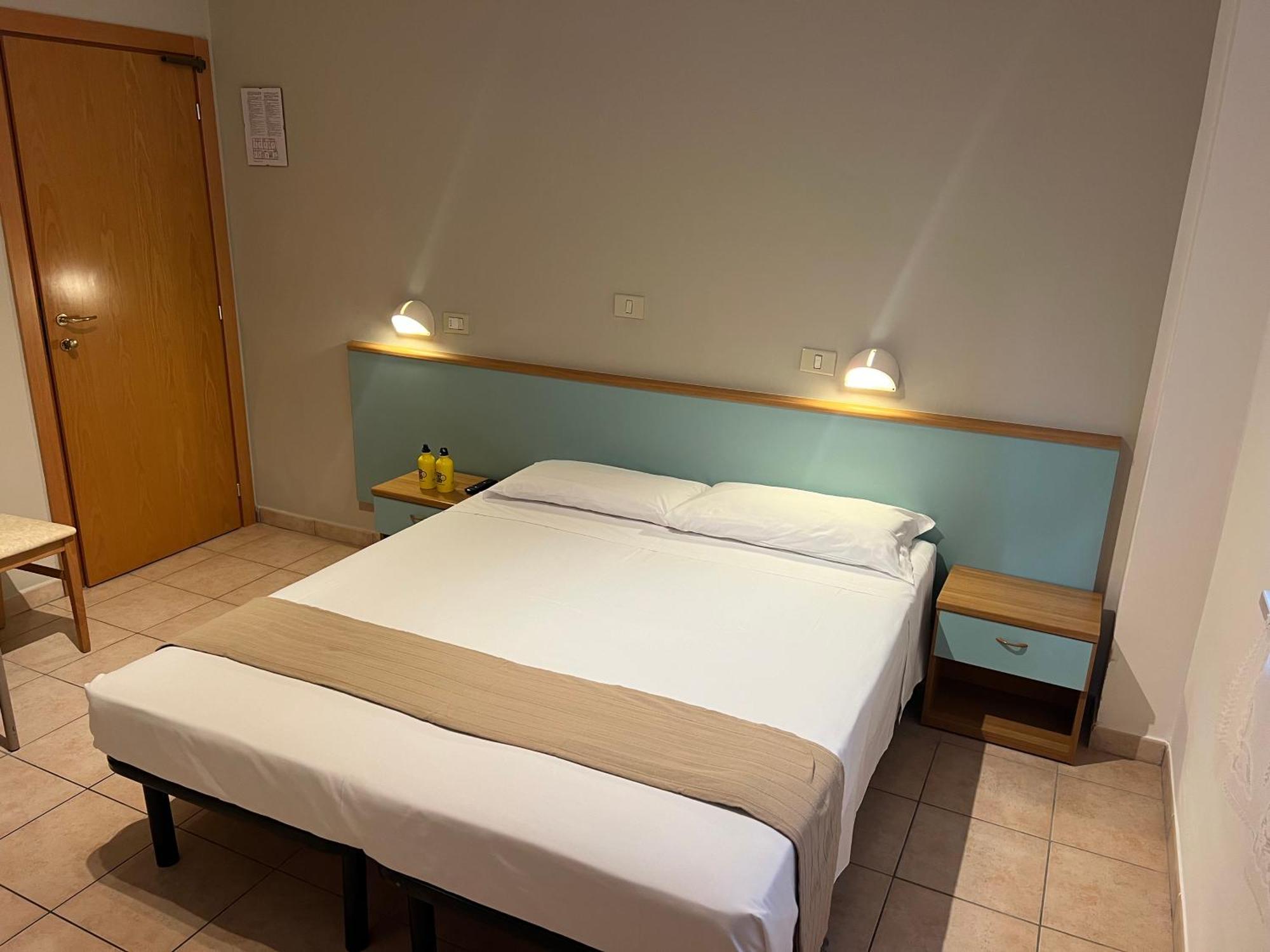 רימיני Lotus Hotel All Inclusive & Spiaggia מראה חיצוני תמונה