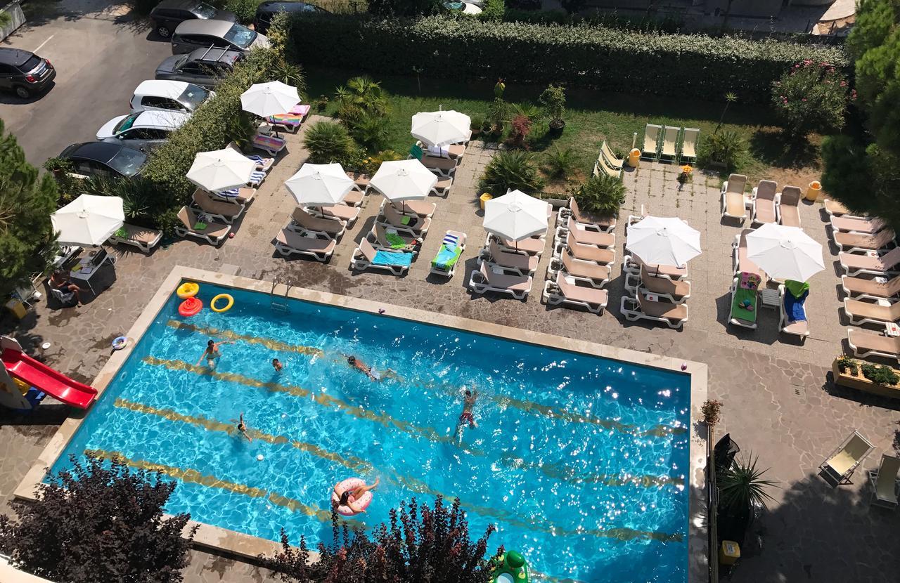 רימיני Lotus Hotel All Inclusive & Spiaggia מראה חיצוני תמונה