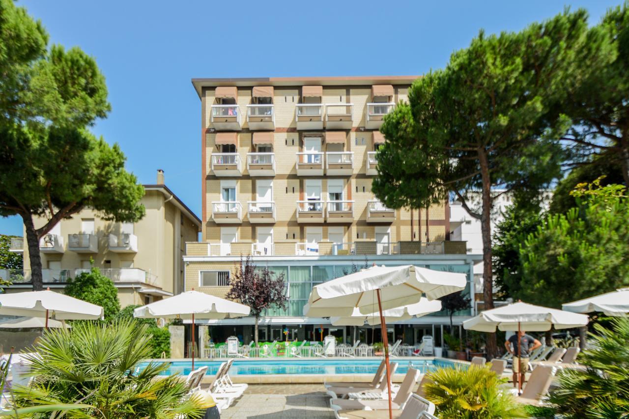 רימיני Lotus Hotel All Inclusive & Spiaggia מראה חיצוני תמונה