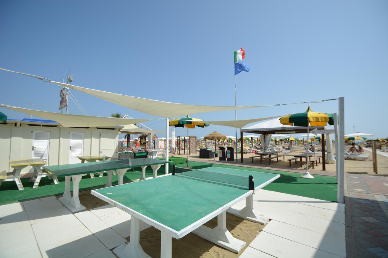 רימיני Lotus Hotel All Inclusive & Spiaggia מראה חיצוני תמונה